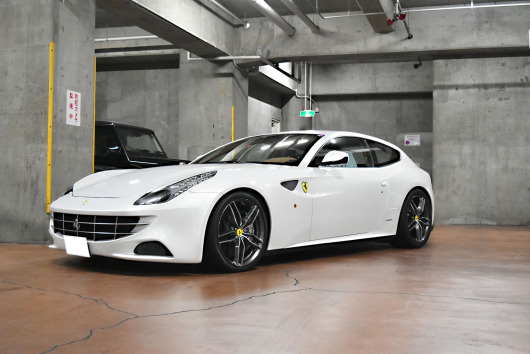 フェラーリ　FF　GT4ルッソ　ローダウン　ダウンサス　マフラー