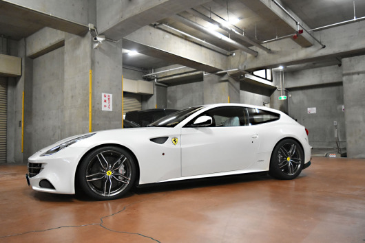 フェラーリ　458　488　F12　FF　ローダウン　ラッピング