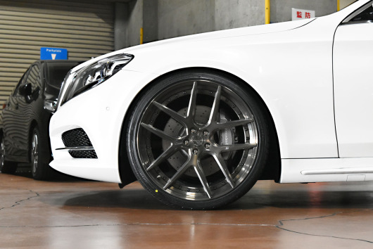 W222　S550　S63　22インチ　社外ホイール　鍛造　ブラックアウト