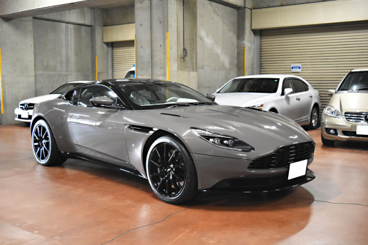 アストンマーティン　DB11　ホイールペイント　ローダウン