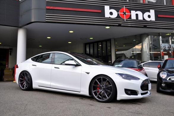 TESLA S