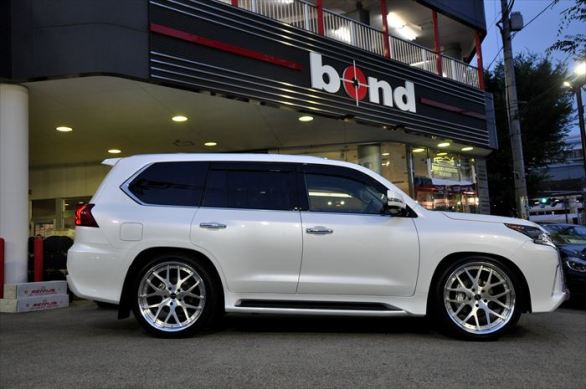 LEXUS LX570