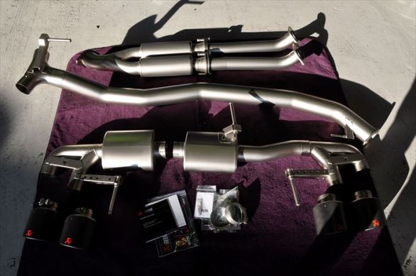 AKRAPOVIC GTR