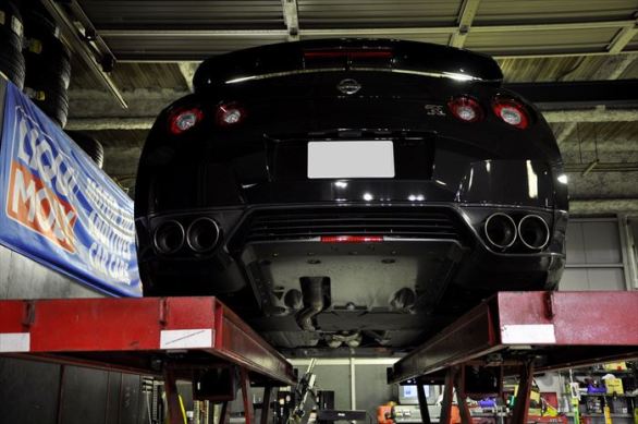 AKRAPOVIC GTR