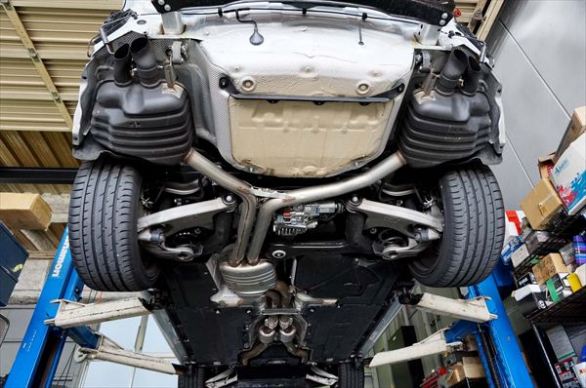AKRAPOVIC