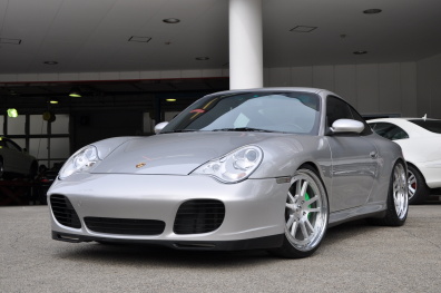 996