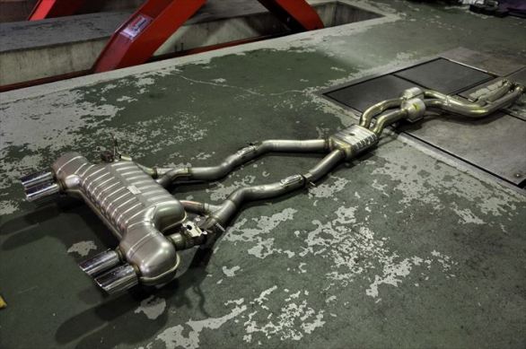 F82 AKRAPOVIC