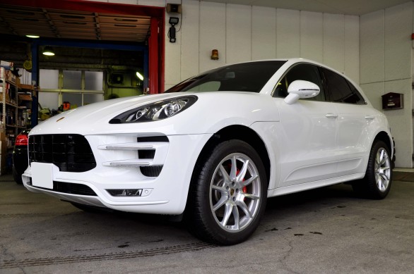 MACAN TURBO