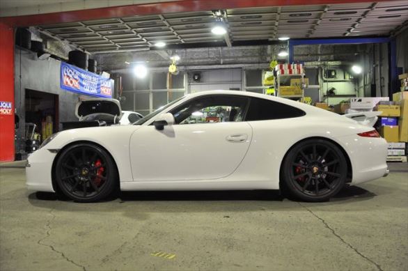 PORSCHE 991