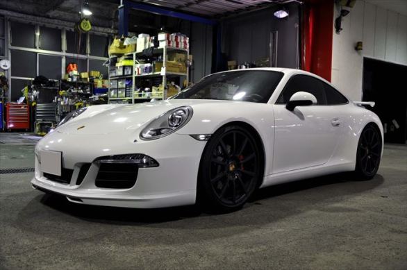 PORSCHE 991