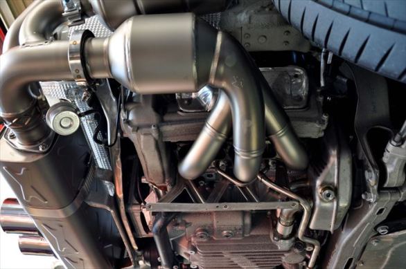 PORSCHE GT3 AKRAPOVIC