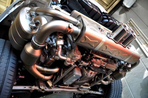 PORSCHE GT3 AKRAPOVIC