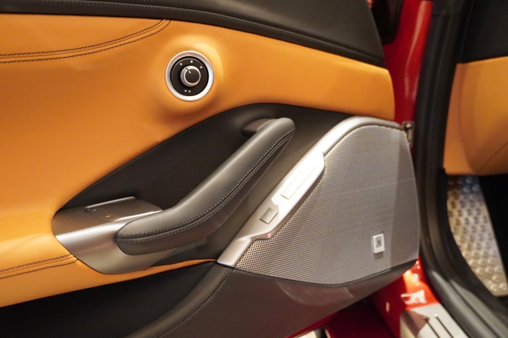 bond葛飾 Ferrari ポルトフィーノM オープンカー