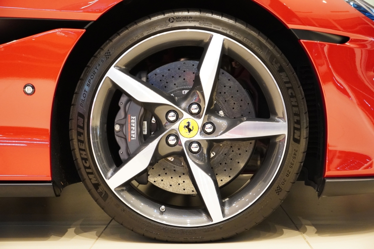 bond葛飾 Ferrari ポルトフィーノM オープンカー