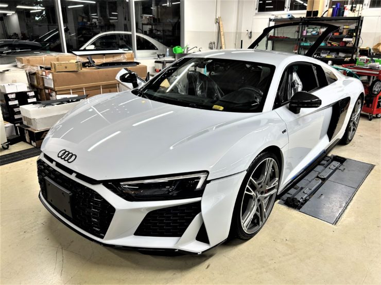 bond ﾎﾞﾝﾄﾞ 葛飾 ﾃﾞｨﾌｪﾝﾀﾞｰ ﾘｱﾓﾆﾀｰ audi R8 字光式ﾅﾝﾊﾞｰ