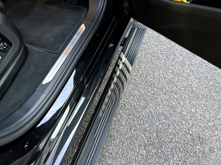 BMW G07 X7 電動サイドステップ bond 葛飾