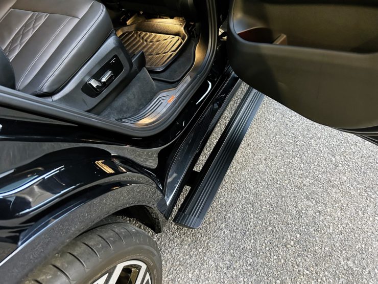 BMW G07 X7 電動サイドステップ bond 葛飾