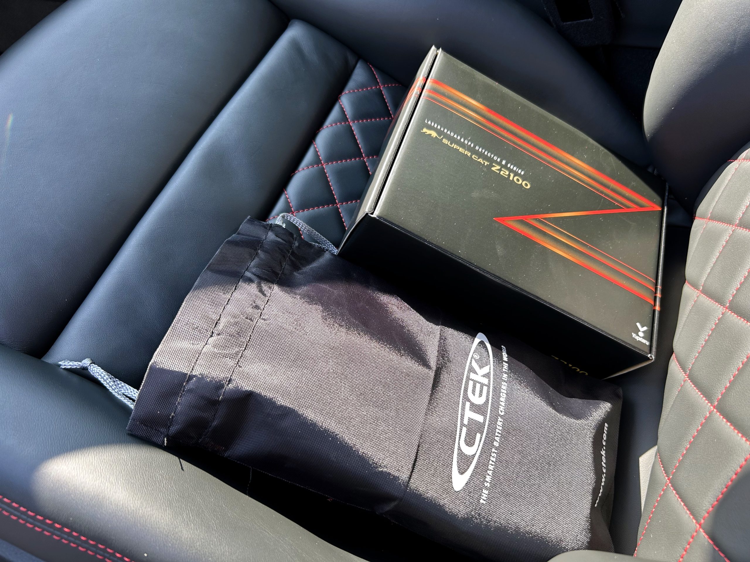audi R8 レーダー探知機 ドライブレコーダー bond 葛飾