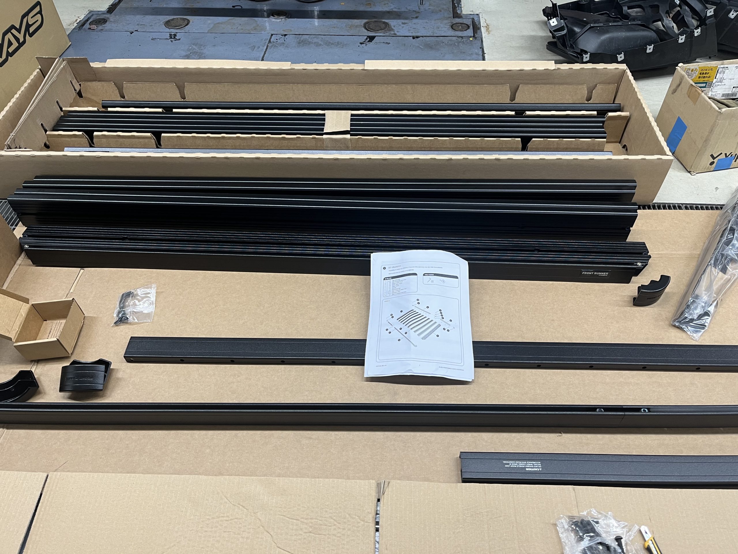 W463　ｹﾞﾚﾝﾃﾞ FRONTRUNNER　ﾙｰﾌﾗｯｸ　CURT　ﾋｯﾁﾒﾝﾊﾞｰ　背面タイヤレス　セルモーター修理　G550　ルーフアンテナ交換　BOND葛飾