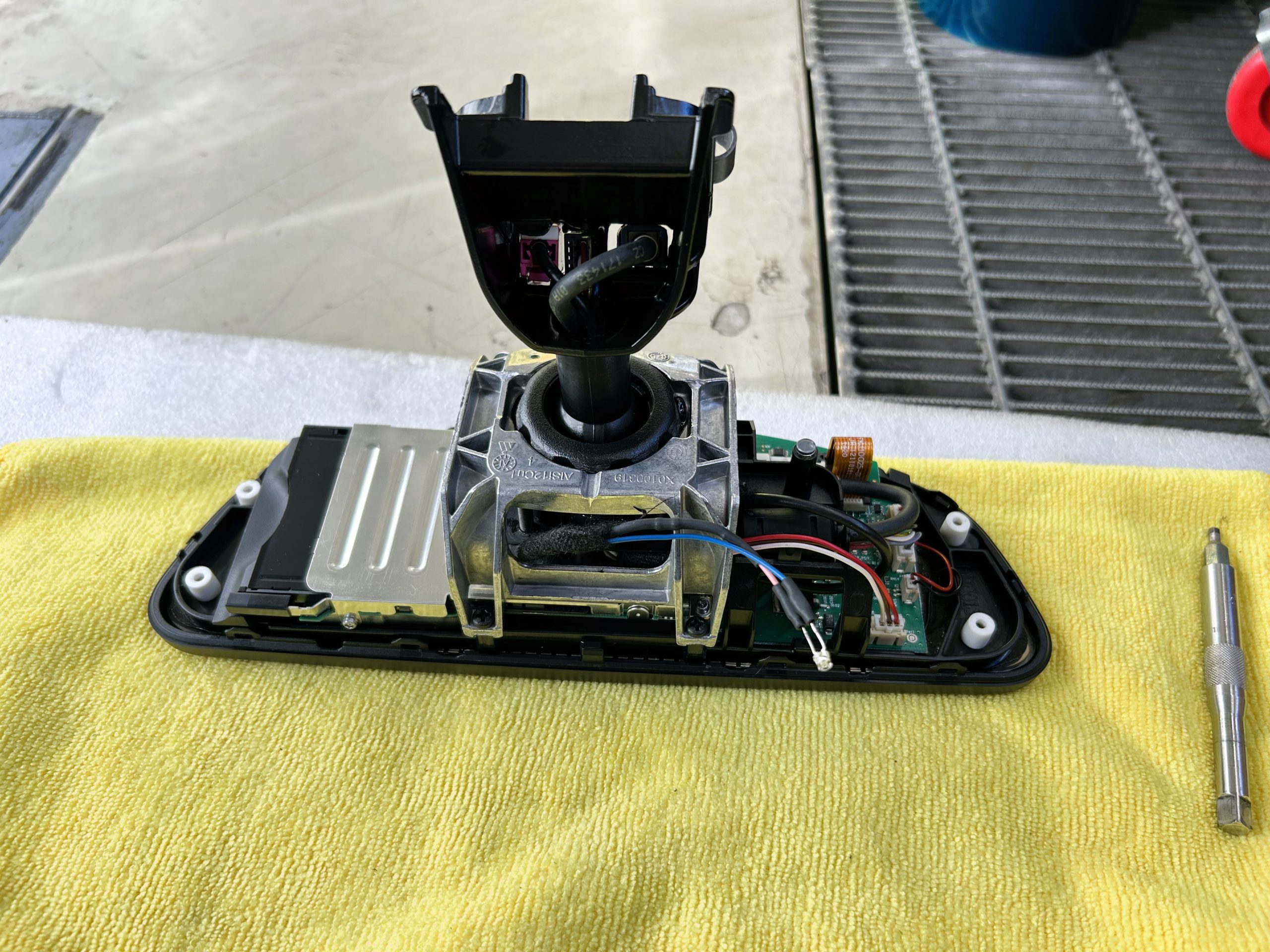 BMW F36 4シリーズ ルームミラー修理 bond 葛飾