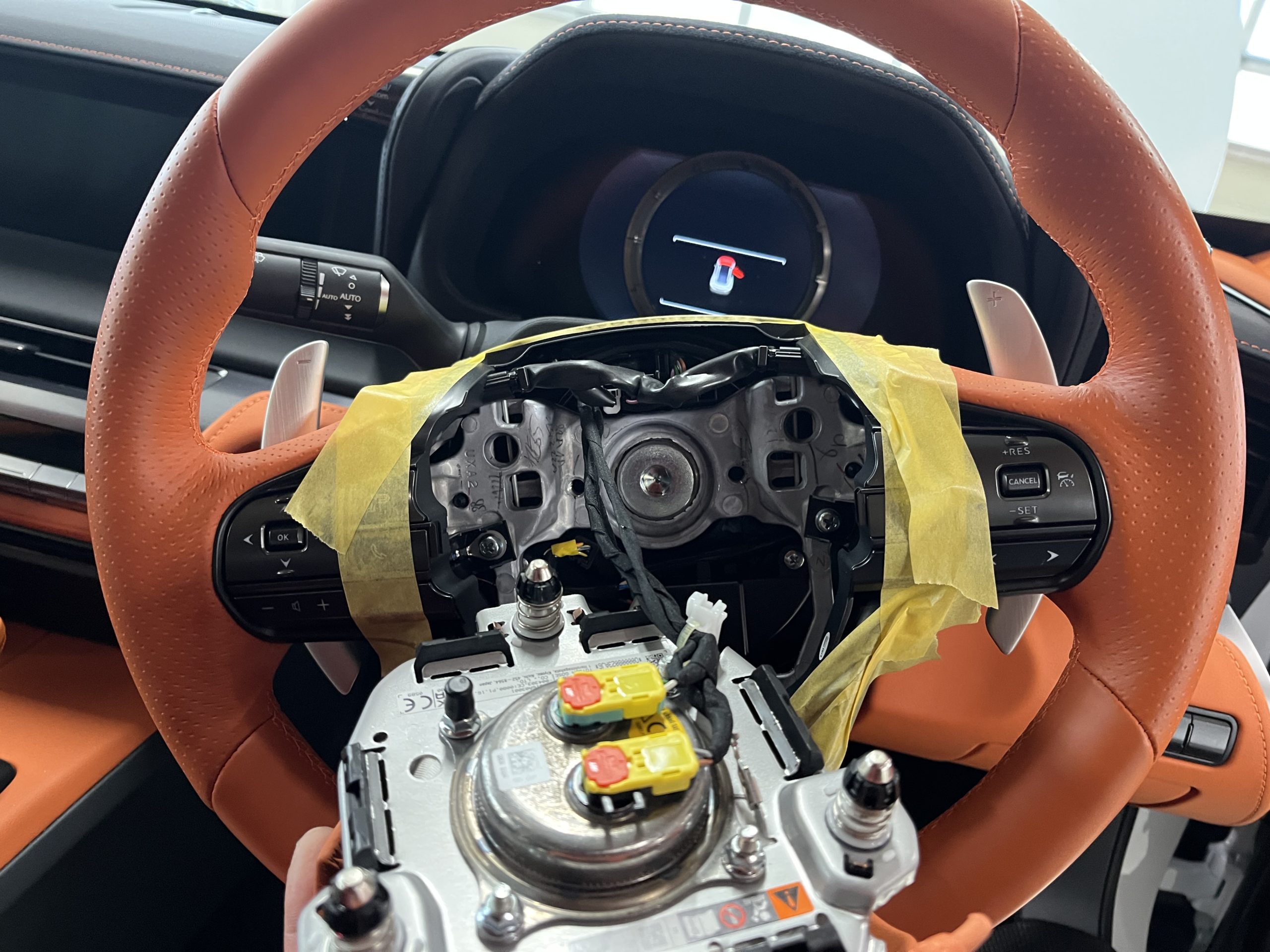 レクサスLCステアリングカーボン加工 LC500ステアリングカーボン加工 Bond葛飾