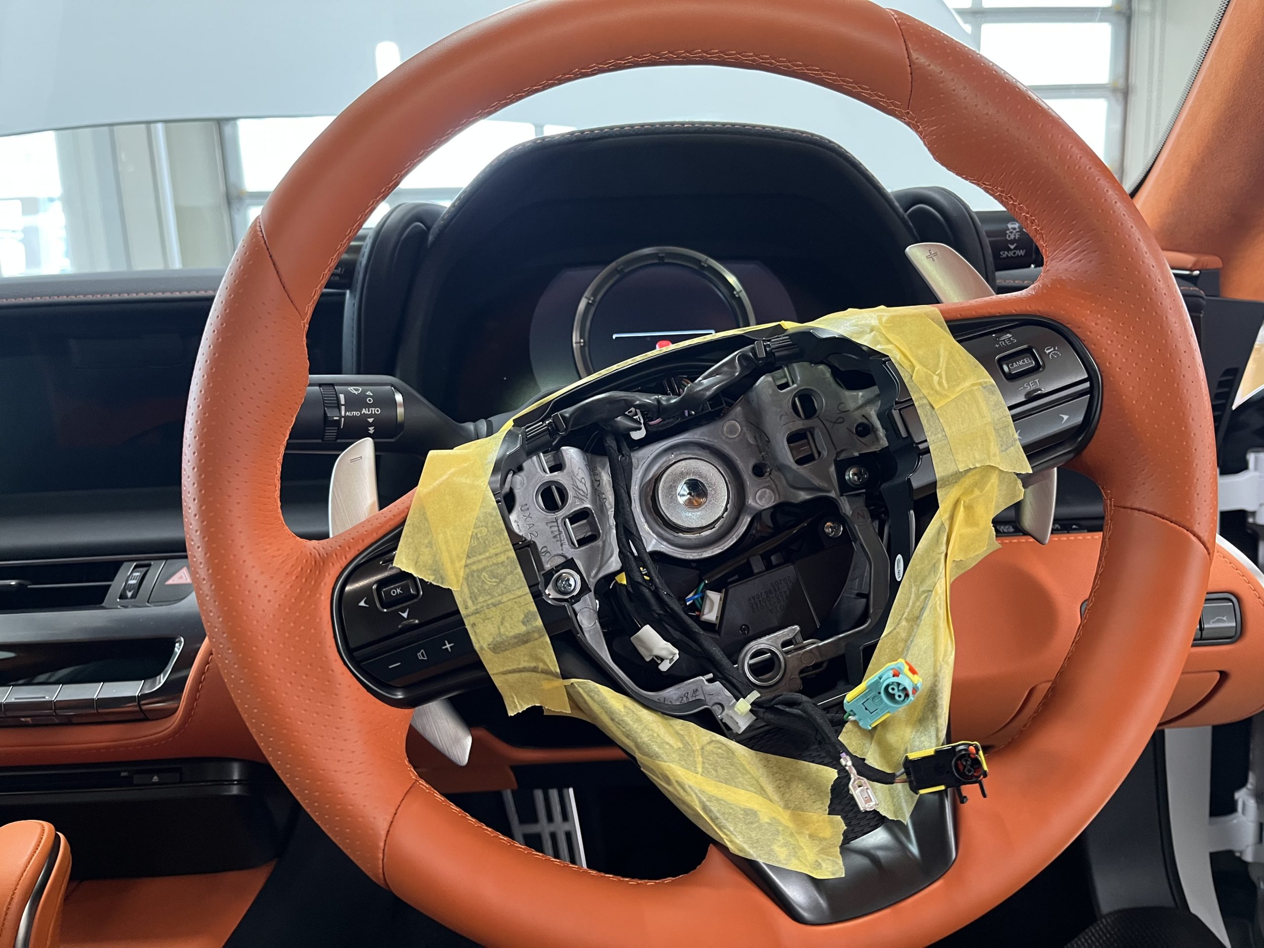 レクサスLCステアリングカーボン加工 LC500ステアリングカーボン加工 Bond葛飾