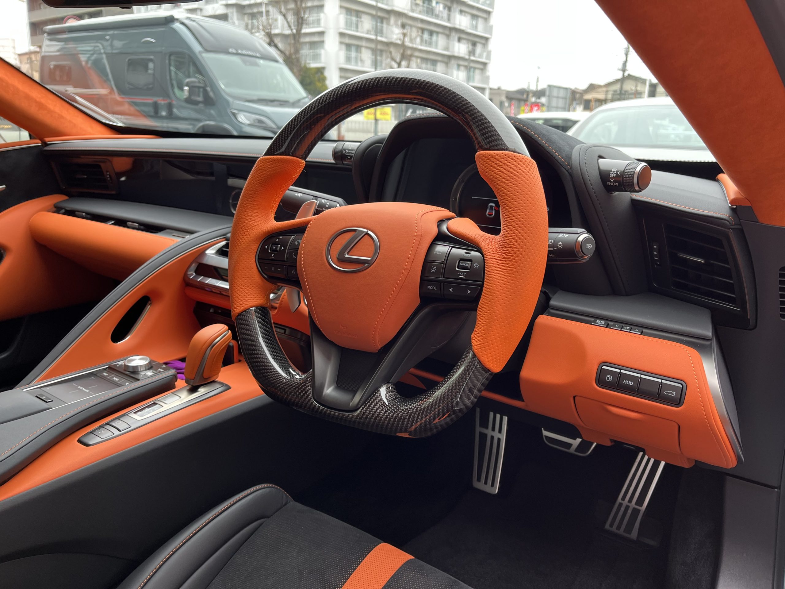 レクサスLCステアリングカーボン加工 LC500ステアリングカーボン加工 Bond葛飾