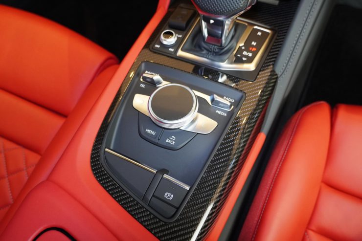 ボンド葛飾 アウディ R8 V10 パフォーマンス