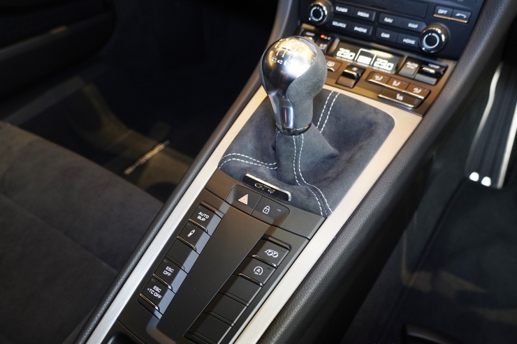 ボンド葛飾 ポルシェ 718ケイマン GT4