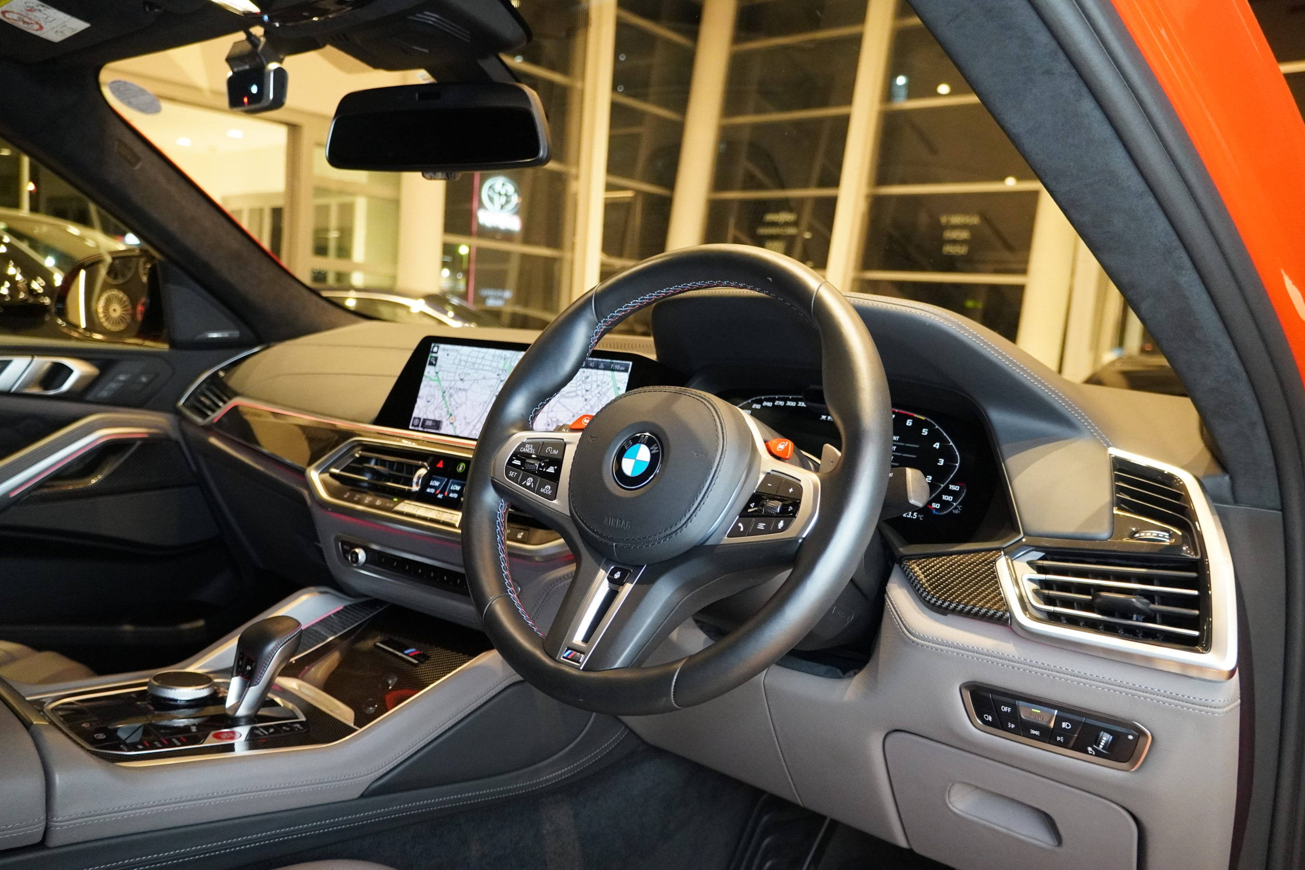 ボンド葛飾 BMW X6Mコンペティション