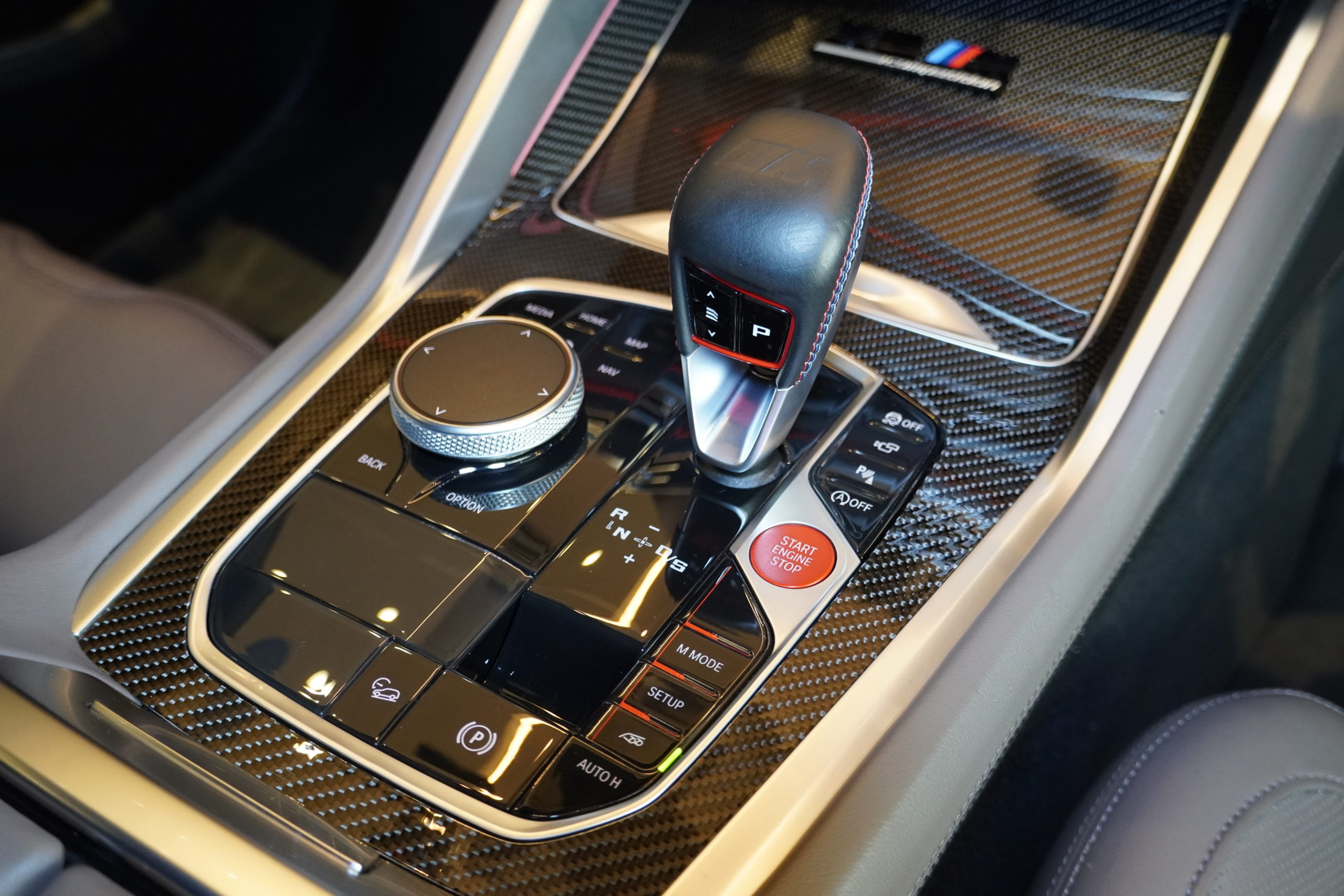 ボンド葛飾 BMW X6Mコンペティション