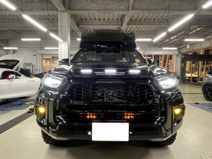 HILUXカスタム　ハイラックスカスタム　BR75-Gカスタム ブラックアウト TRDサイドステップ VOSSEN HFX1