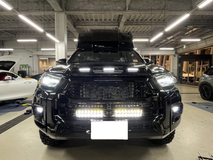 HILUXカスタム　ハイラックスカスタム　BR75-Gカスタム ブラックアウト TRDサイドステップ VOSSEN HFX1
