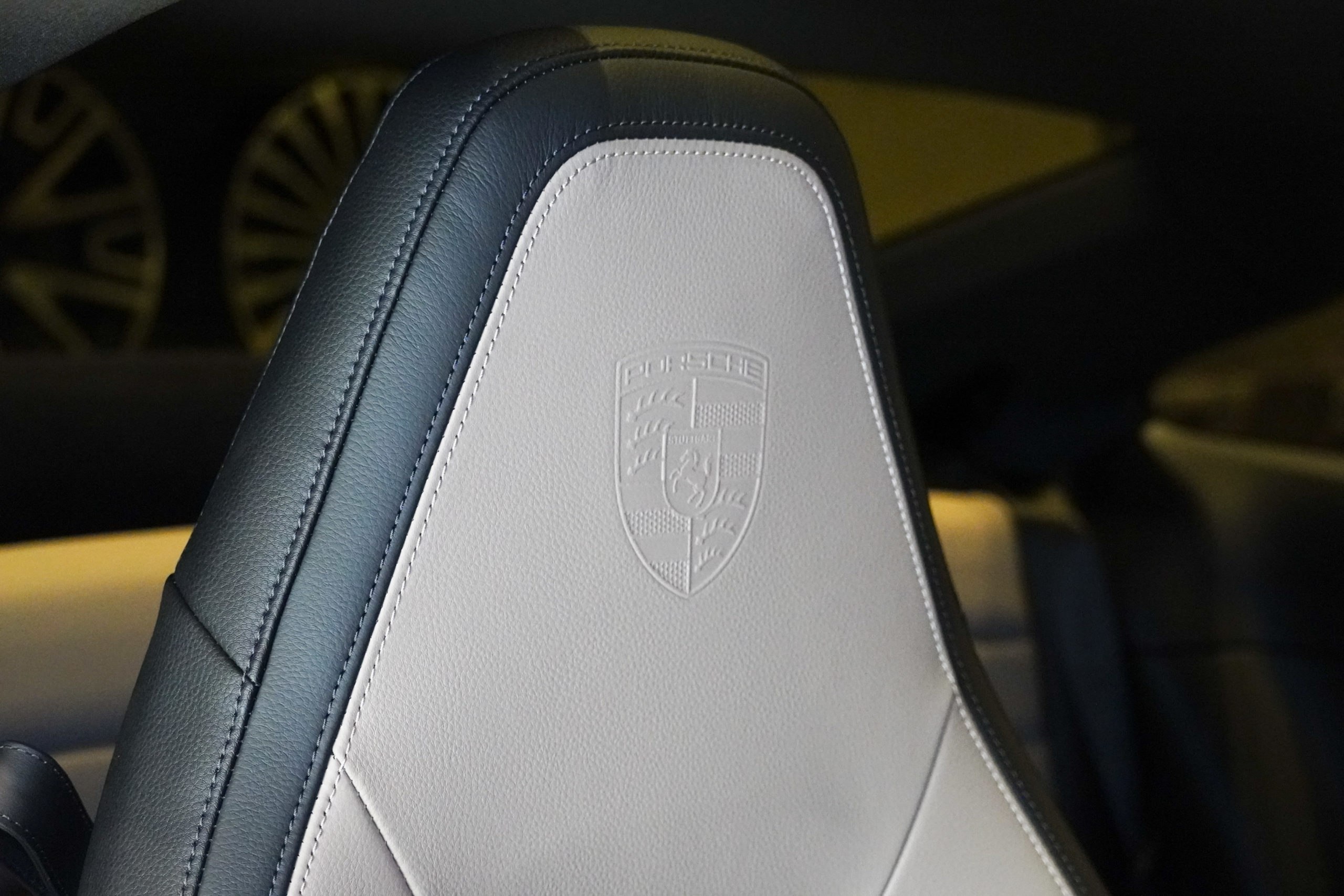 ボンド葛飾 ポルシェ911カレラ(992.2)