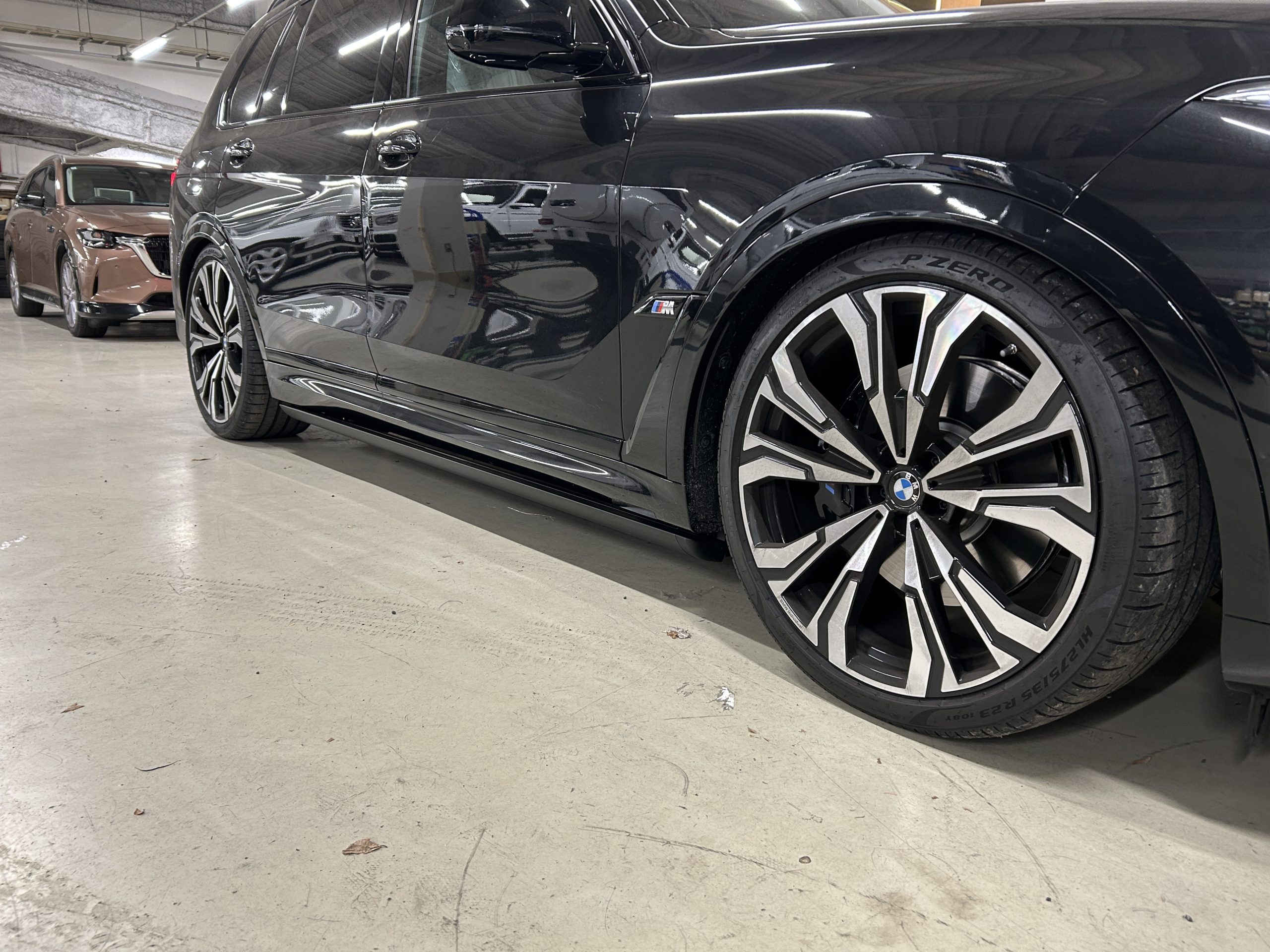 BMW X7 電動さ磯ステップ バルブコントローラー ASR ロワリング TVキャンセラー BOND 葛飾 東京都