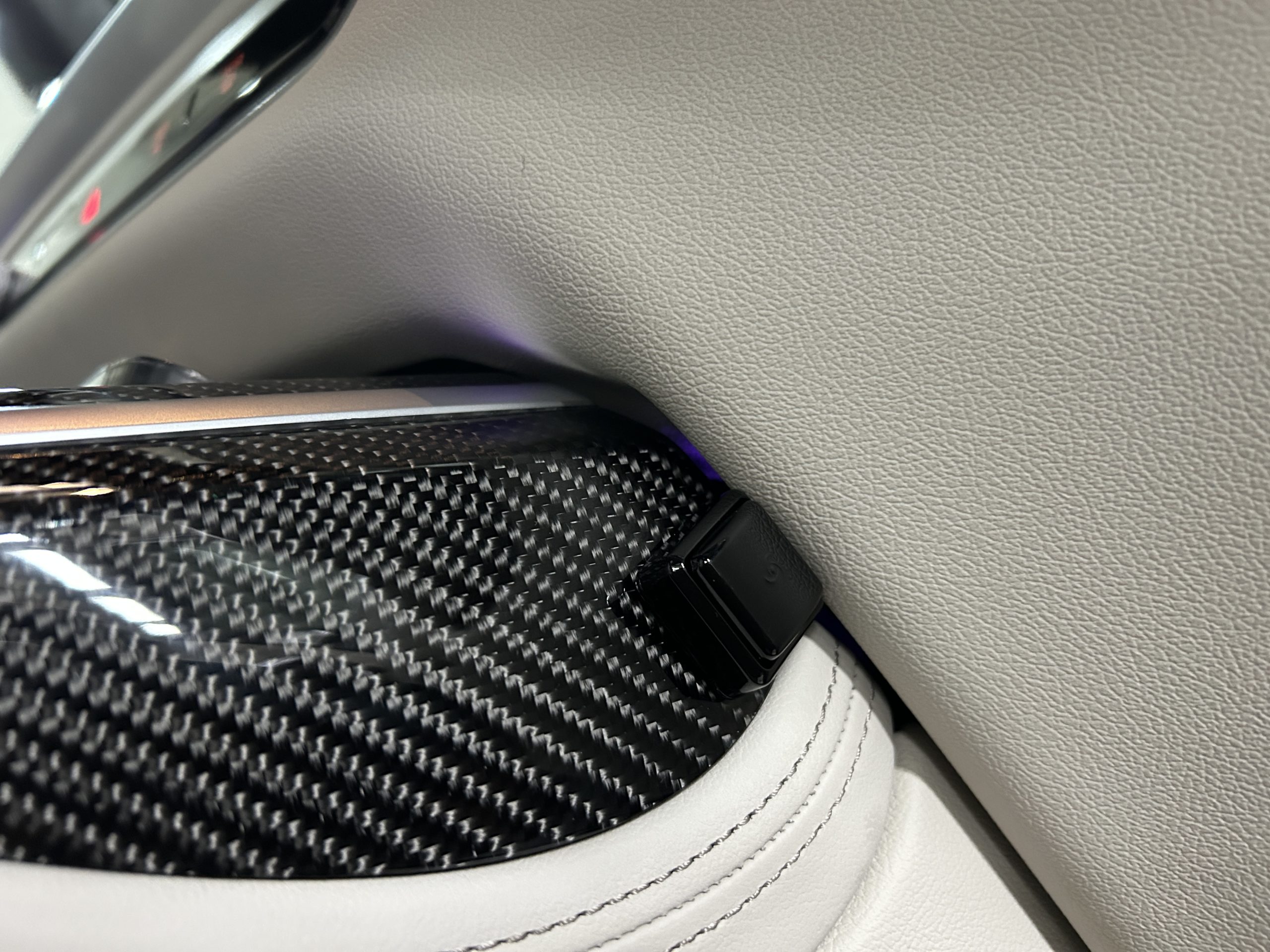 BMW X7 電動さ磯ステップ バルブコントローラー ASR ロワリング TVキャンセラー BOND 葛飾 東京都