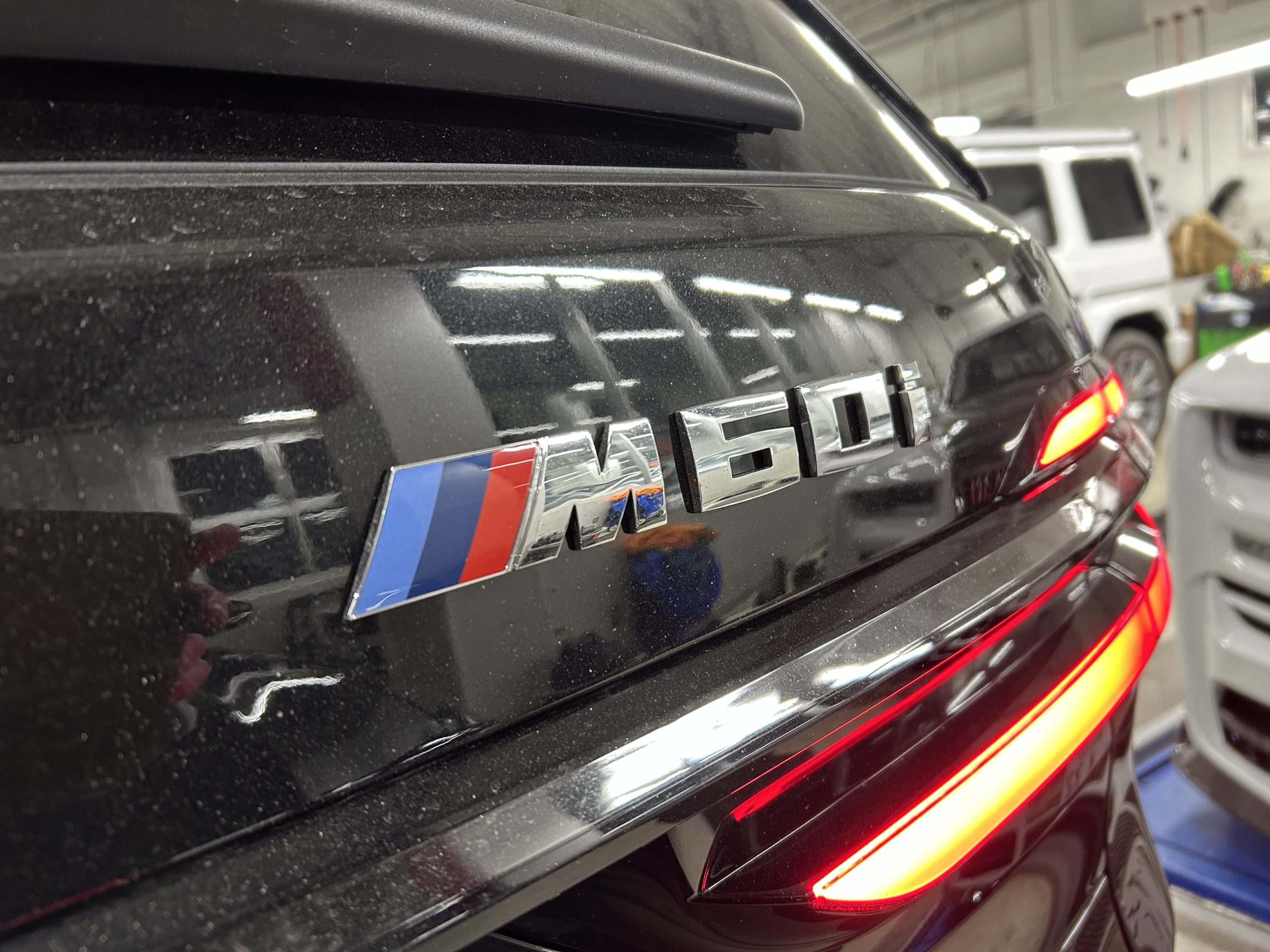 BMW X7 電動さ磯ステップ バルブコントローラー ASR ロワリング TVキャンセラー BOND 葛飾 東京都