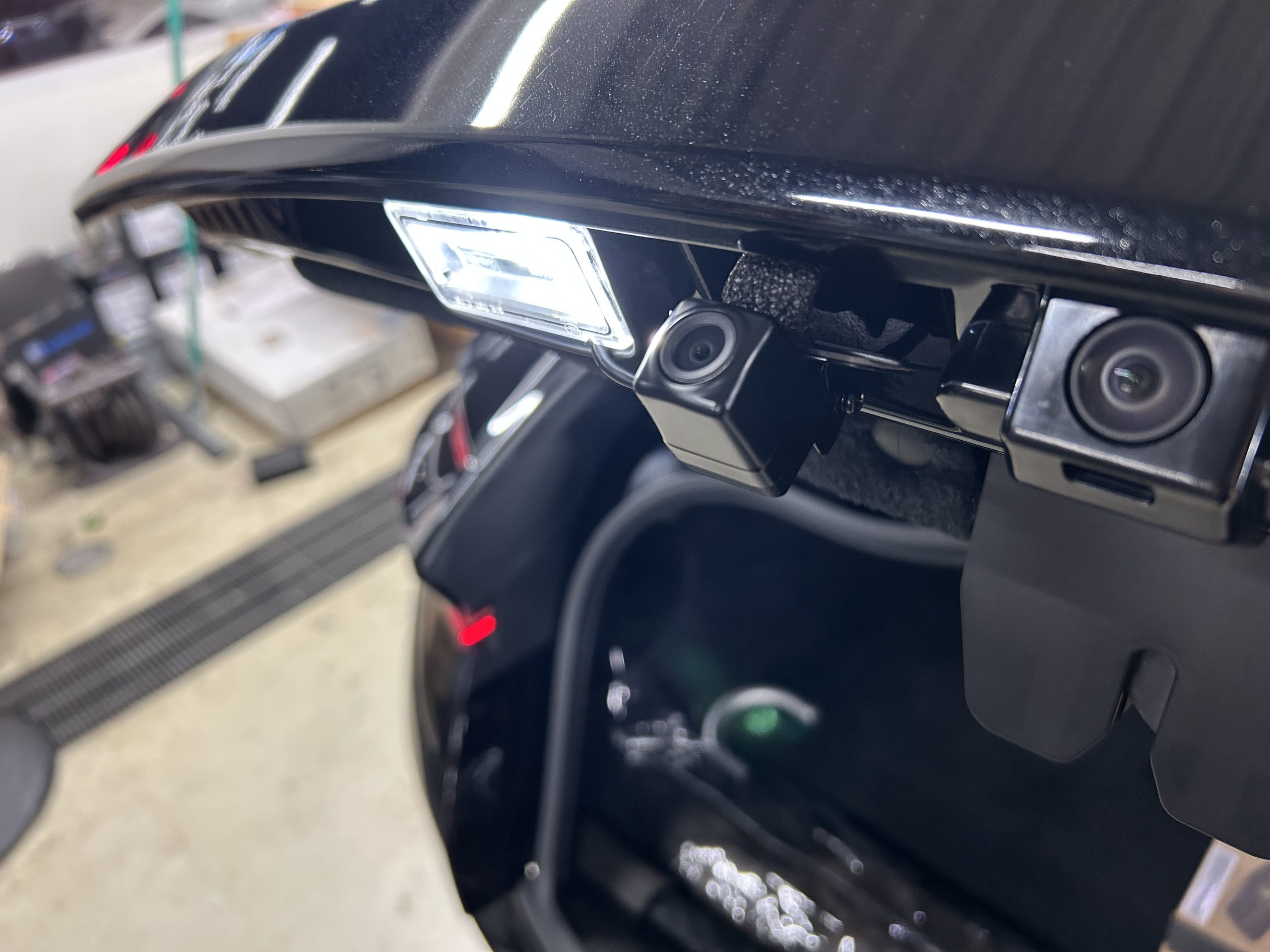 アストンマーチン　DB11　ALPINE　デジタルミラー　BOND　葛飾　東京都