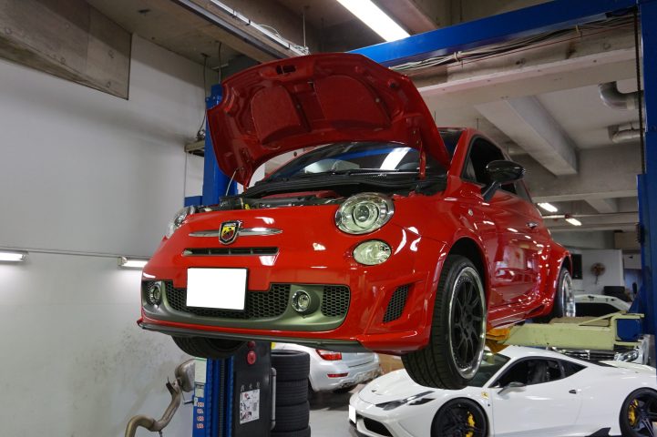 アバルト　AKRAPOVIC