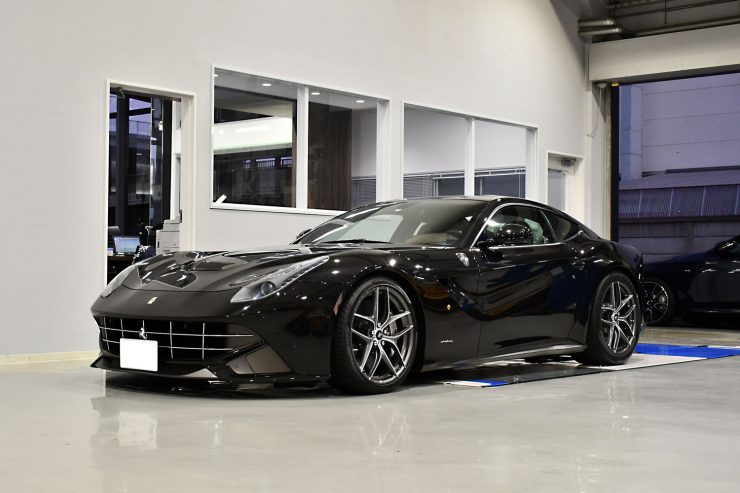 フェラーリ　F12　ローダウン　ノヴィテック　EBM　スペーサー