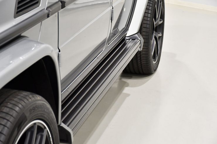 ベンツ　AMG　Gクラス　W463　W463A　G63　G350d　ラッピング　ブラックアウト　ステップ