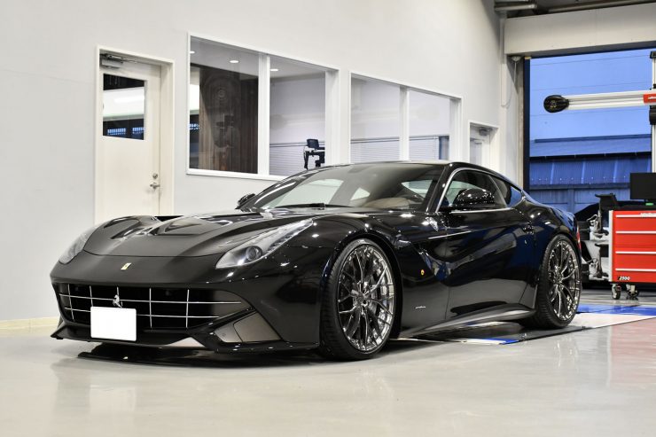フェラーリ　F12　ローダウン　マフラー　ホイール　アメ鍛　アナーキー　ノヴィテック　