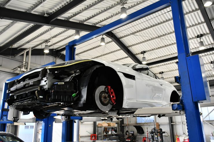 ジャガー FタイプR ローダウン デイライト 車高調