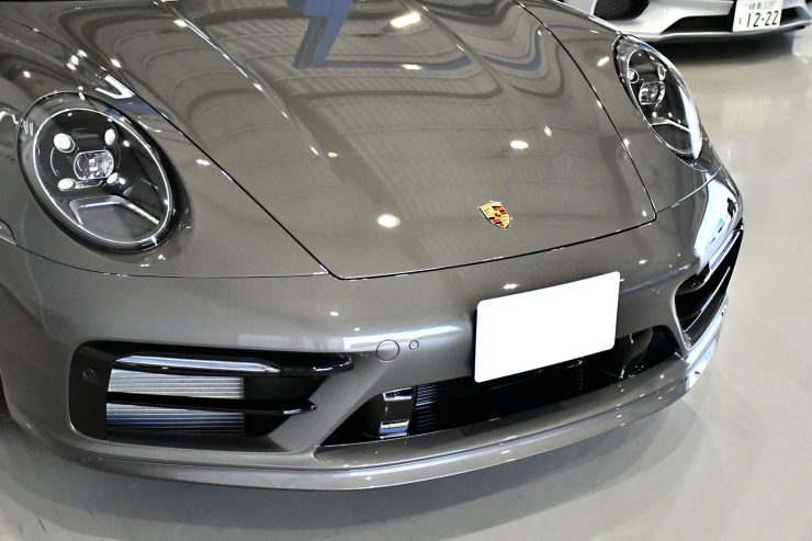 ポルシェ　992　シボ取りペイント　同色ペイント　ローダウン　マフラー　テックアート