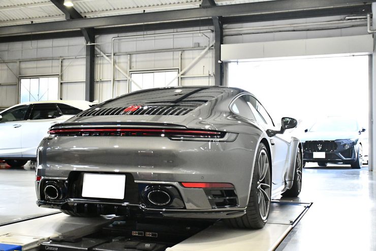 ポルシェ　992　テックアート　シボ取り　ペイント　同色ペイント