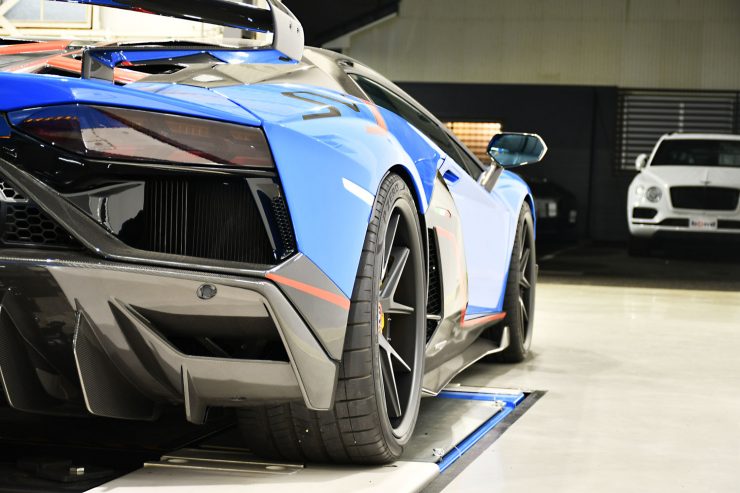 ランボルギーニ　アヴェンタドール　SVJ　ローダウン　ロワリング　カスタム　名古屋　ハイパーフォージド　アメ鍛