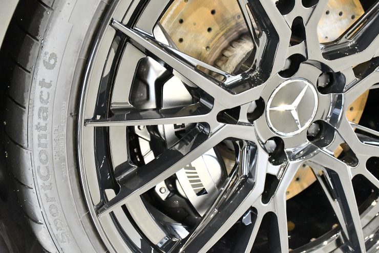 AMG キャリパーペイント プラッティングシルバー