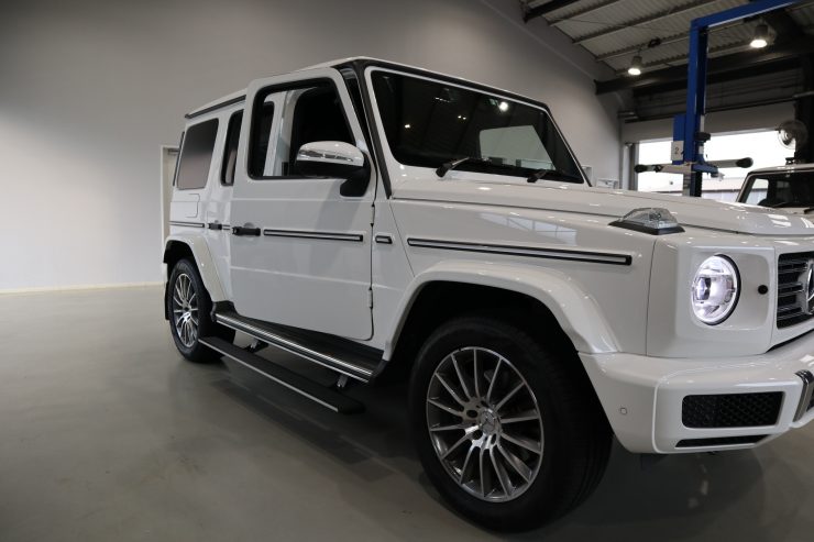 ゲレンデ　G350d　電動サイドステップ