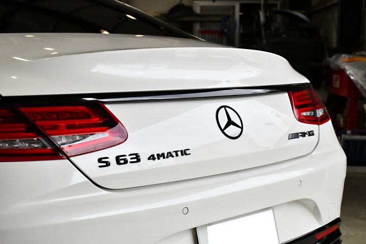 ベンツ　AMG　S63　エンブレムペイント　ブラックアウト　ローダウン　カスタム　名古屋