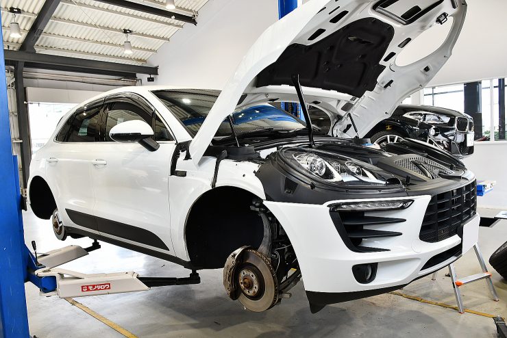 名古屋　Porsche Macan H&R 交換